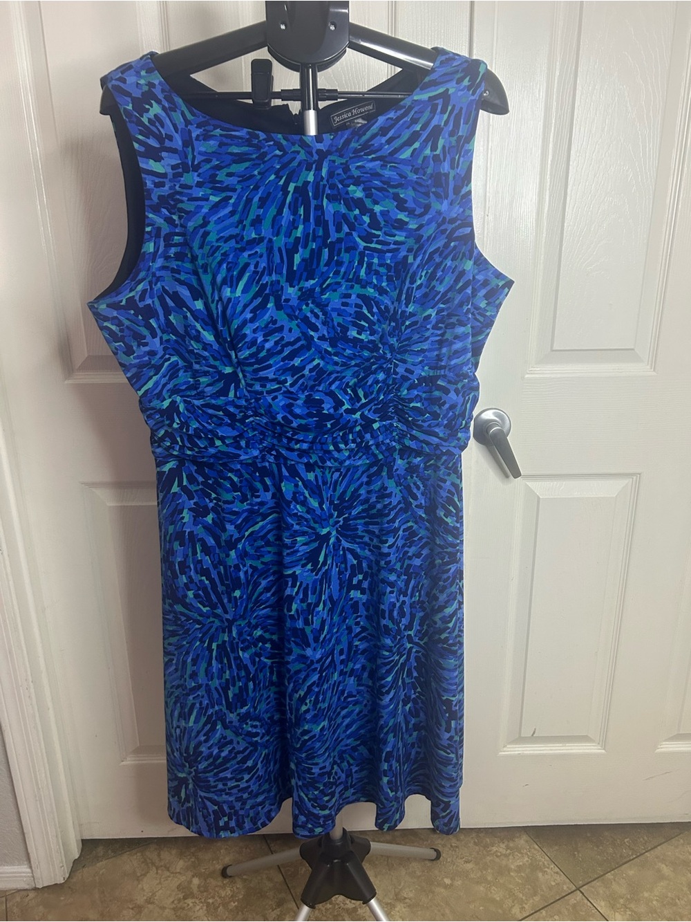 Jessica Howard Blue Patterned Sleeveless Midi Flowy Dress